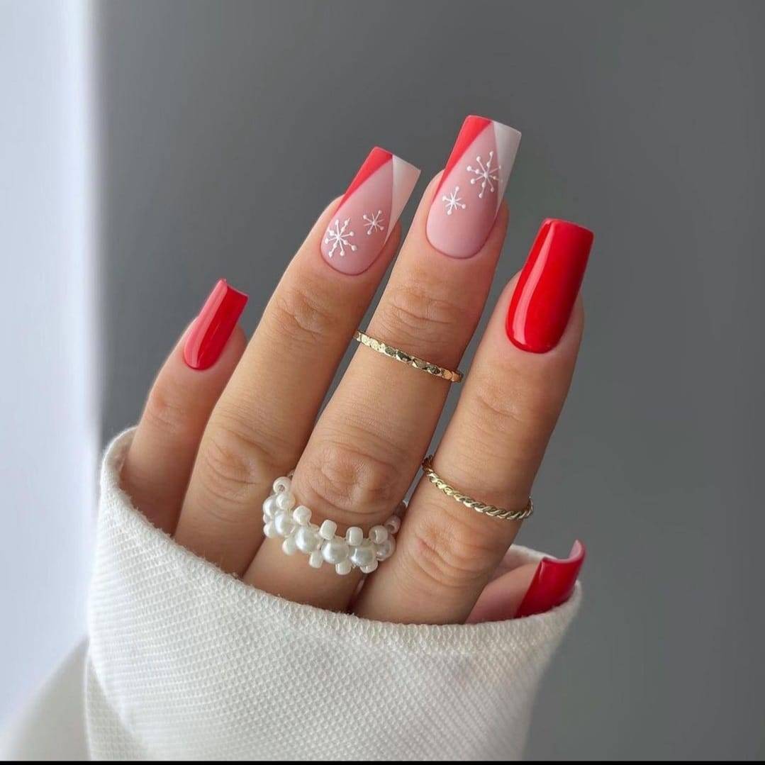 30 Drool-Worthy Red Christmas Nails To Celebrate The Holiday Season 12