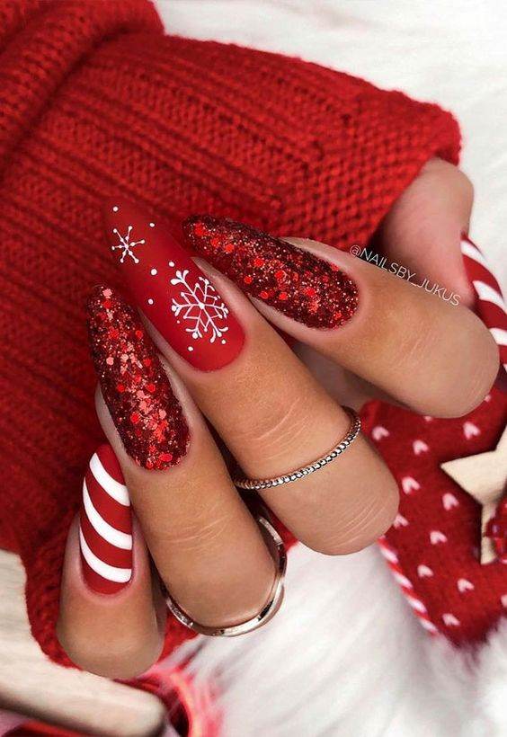 30 Drool-Worthy Red Christmas Nails To Celebrate The Holiday Season 17