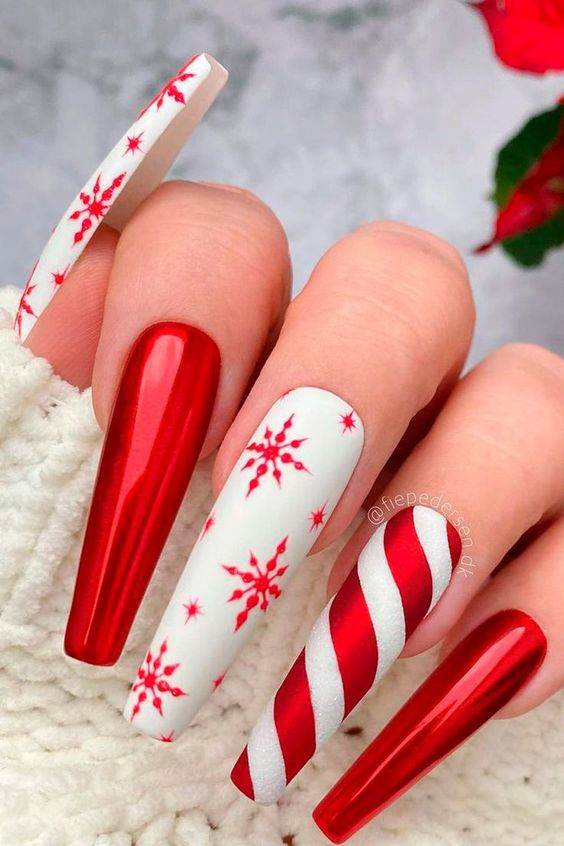 30 Drool-Worthy Red Christmas Nails To Celebrate The Holiday Season 20