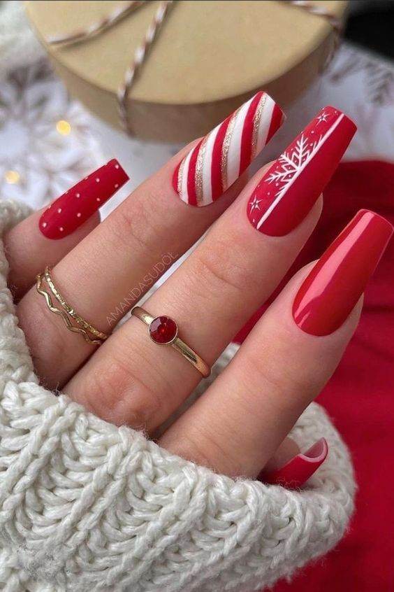 30 Drool-Worthy Red Christmas Nails To Celebrate The Holiday Season 22