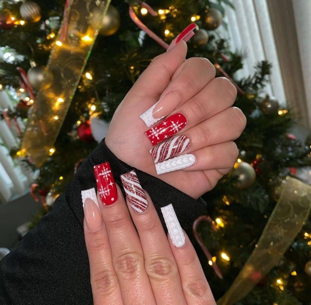 30 Drool-Worthy Red Christmas Nails To Celebrate The Holiday Season 9