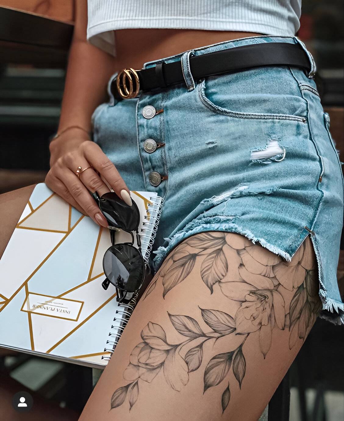 30 Elegant Thigh Tattoos To Level Up Your Sexiness And Charm 16