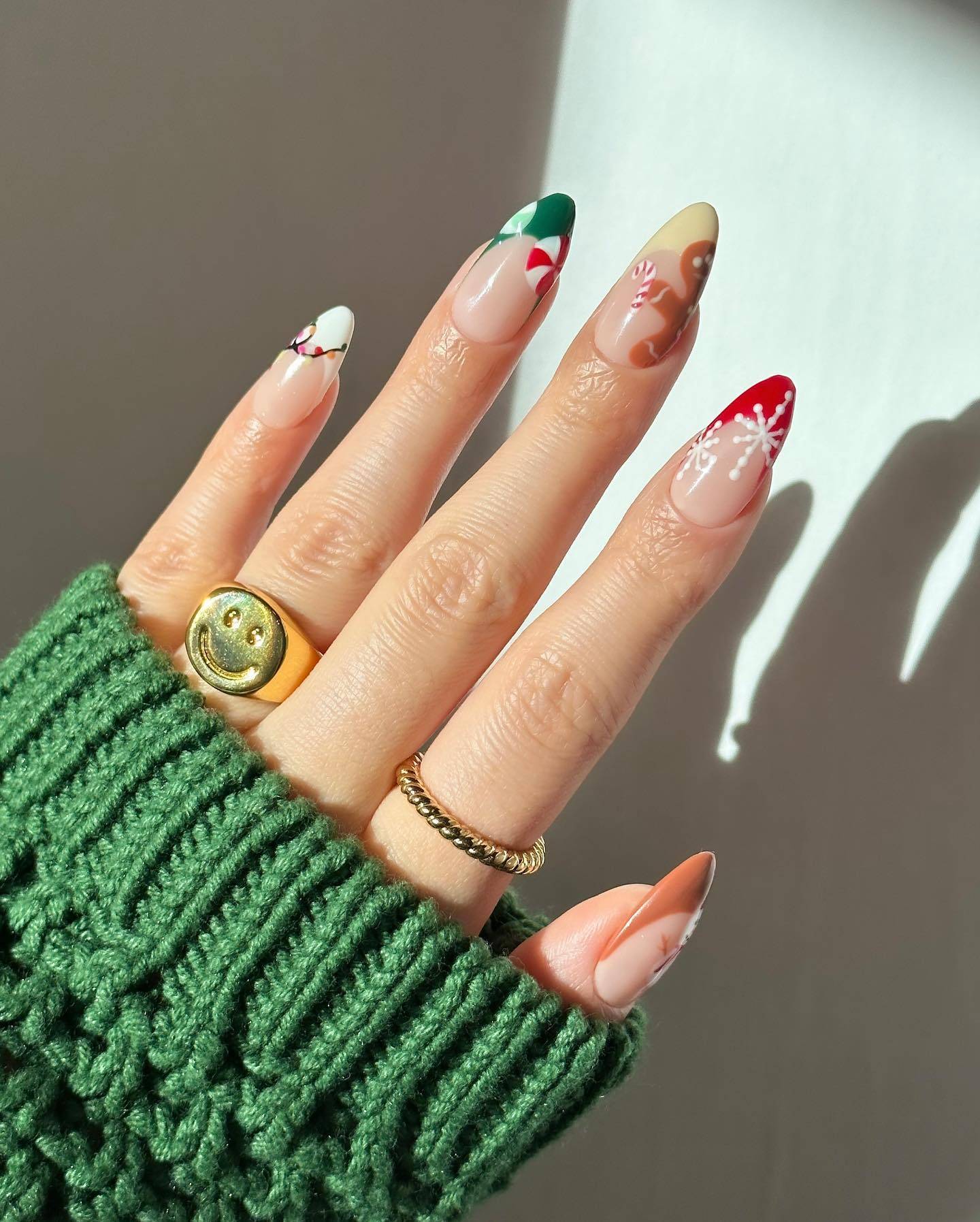 Mix-And-Match Christmas French Tips