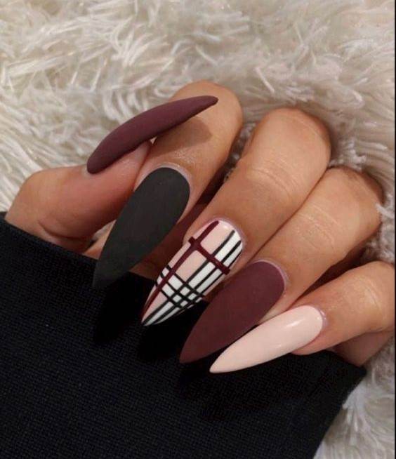 Plaided Wine Nails