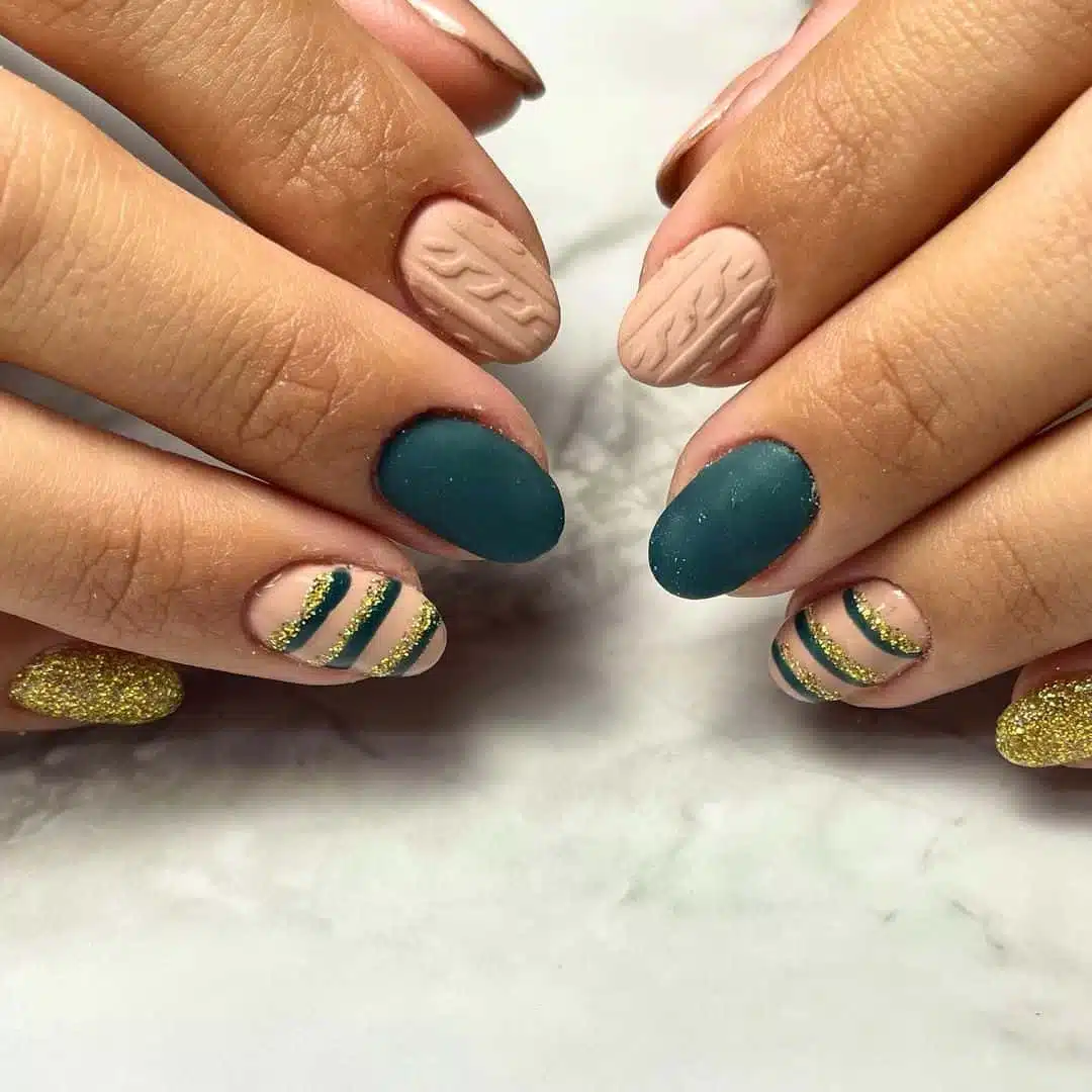 Short Matte Christmas Nails