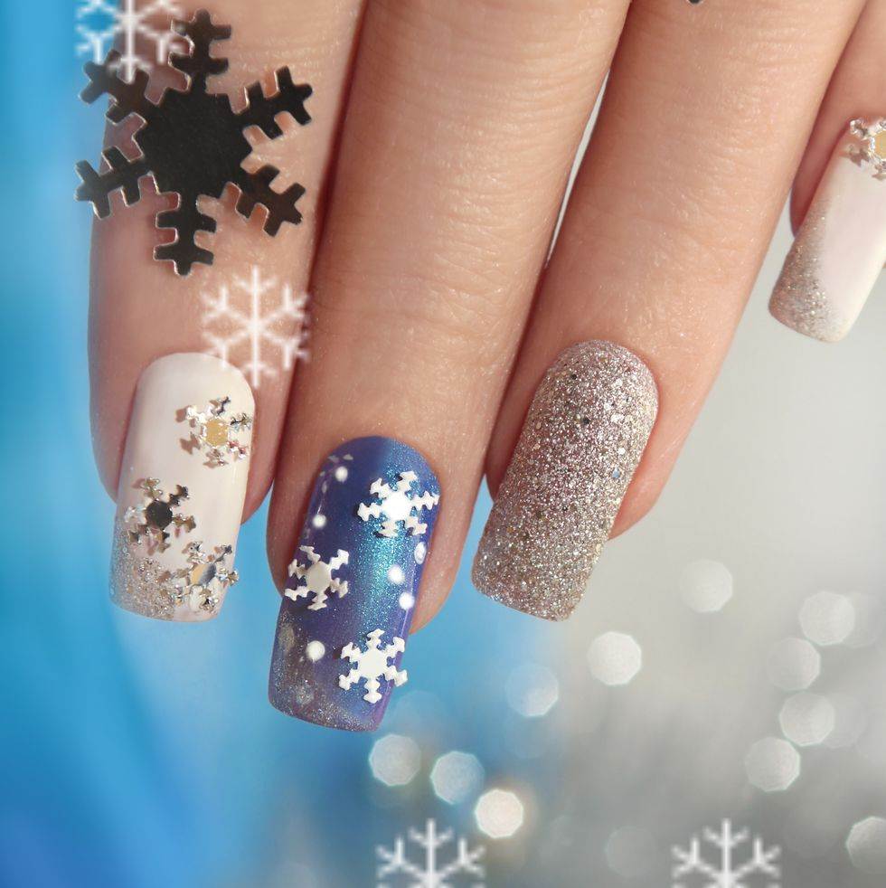 30 Simple Yet Stunning Christmas Nail Ideas To Copy On Your Next Manicure