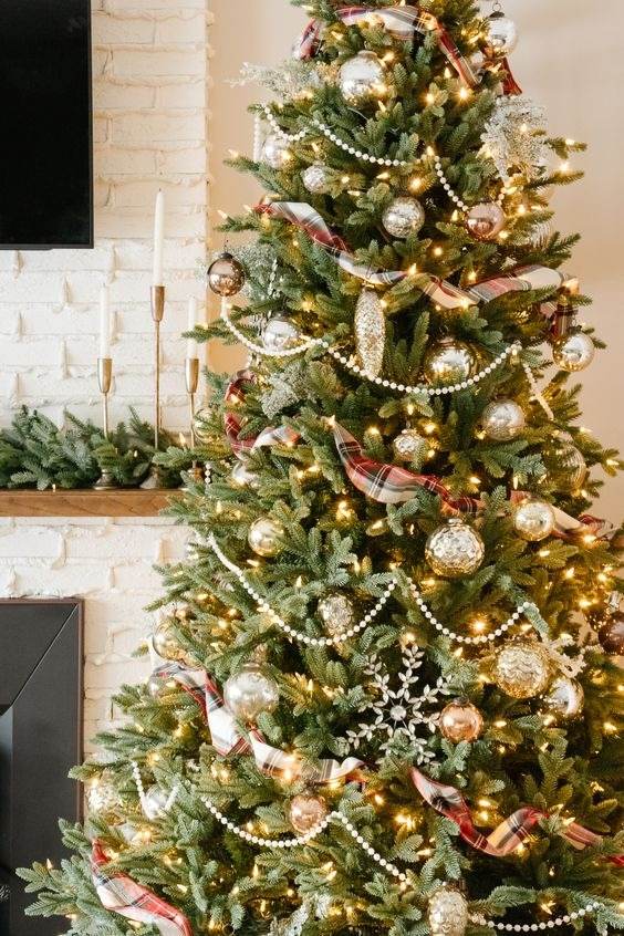 30 Stunning Christmas Decorating Ideas To Get Your Home Ready For The Festival - 197