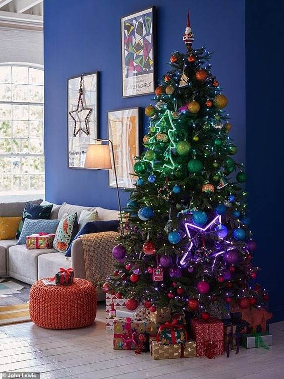 30 Stunning Christmas Decorating Ideas To Get Your Home Ready For The Festival - 237