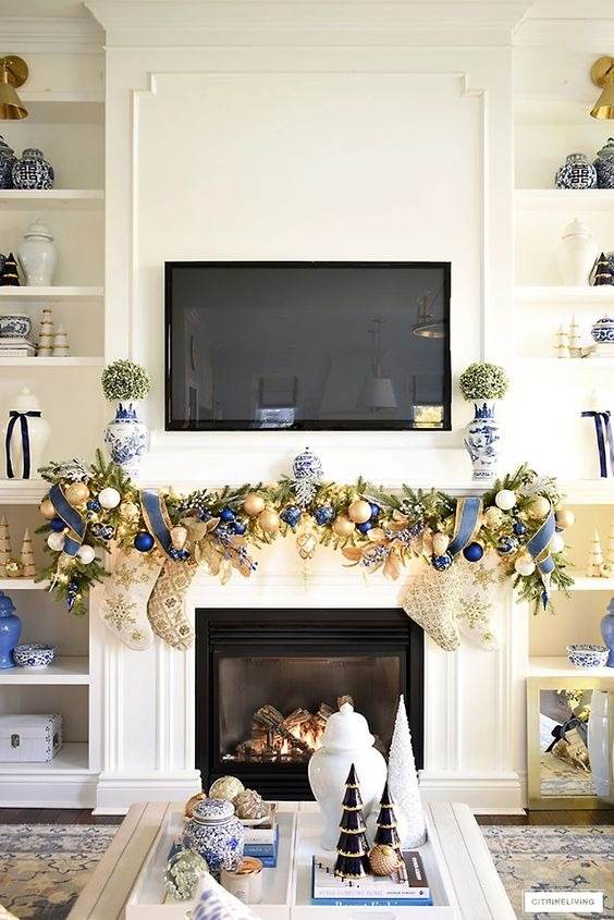 30 Christmas Mantel Ideas To Make Your Fireplace Sparkle And Shine - 199