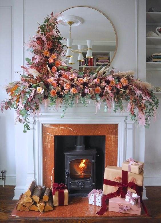 30 Christmas Mantel Ideas To Make Your Fireplace Sparkle And Shine - 213