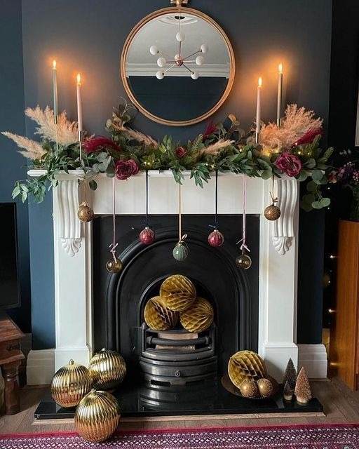 30 Christmas Mantel Ideas To Make Your Fireplace Sparkle And Shine - 215