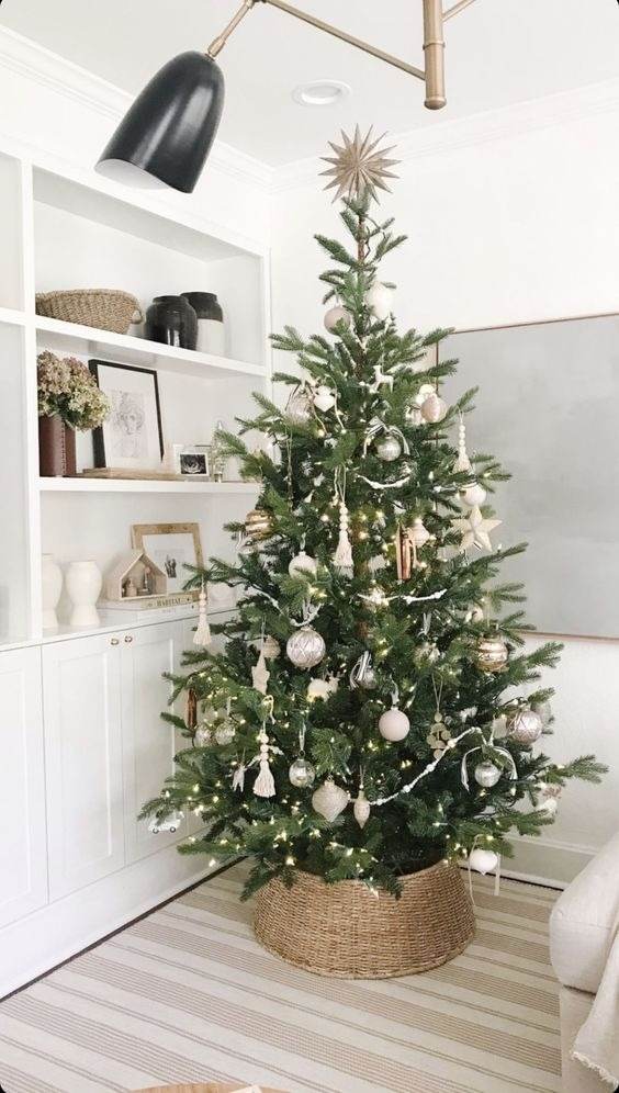 35 Christmas Tree Ideas To Make Your Home More Festive - 241