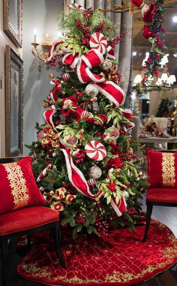 35 Christmas Tree Ideas To Make Your Home More Festive - 251