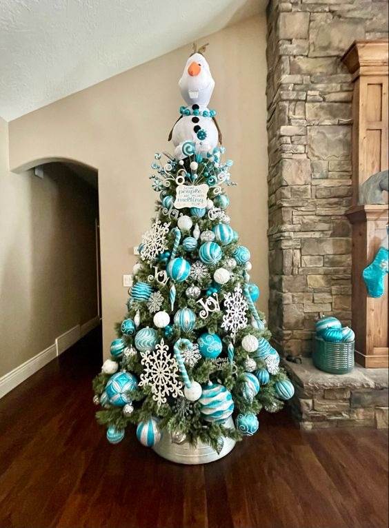 35 Christmas Tree Ideas To Make Your Home More Festive - 259