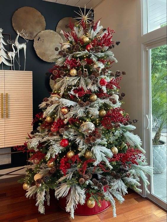 35 Christmas Tree Ideas To Make Your Home More Festive - 277