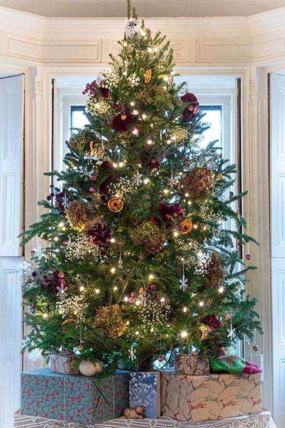 35 Christmas Tree Ideas To Make Your Home More Festive - 281