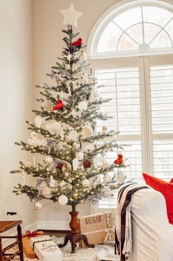 35 Christmas Tree Ideas To Make Your Home More Festive - 285