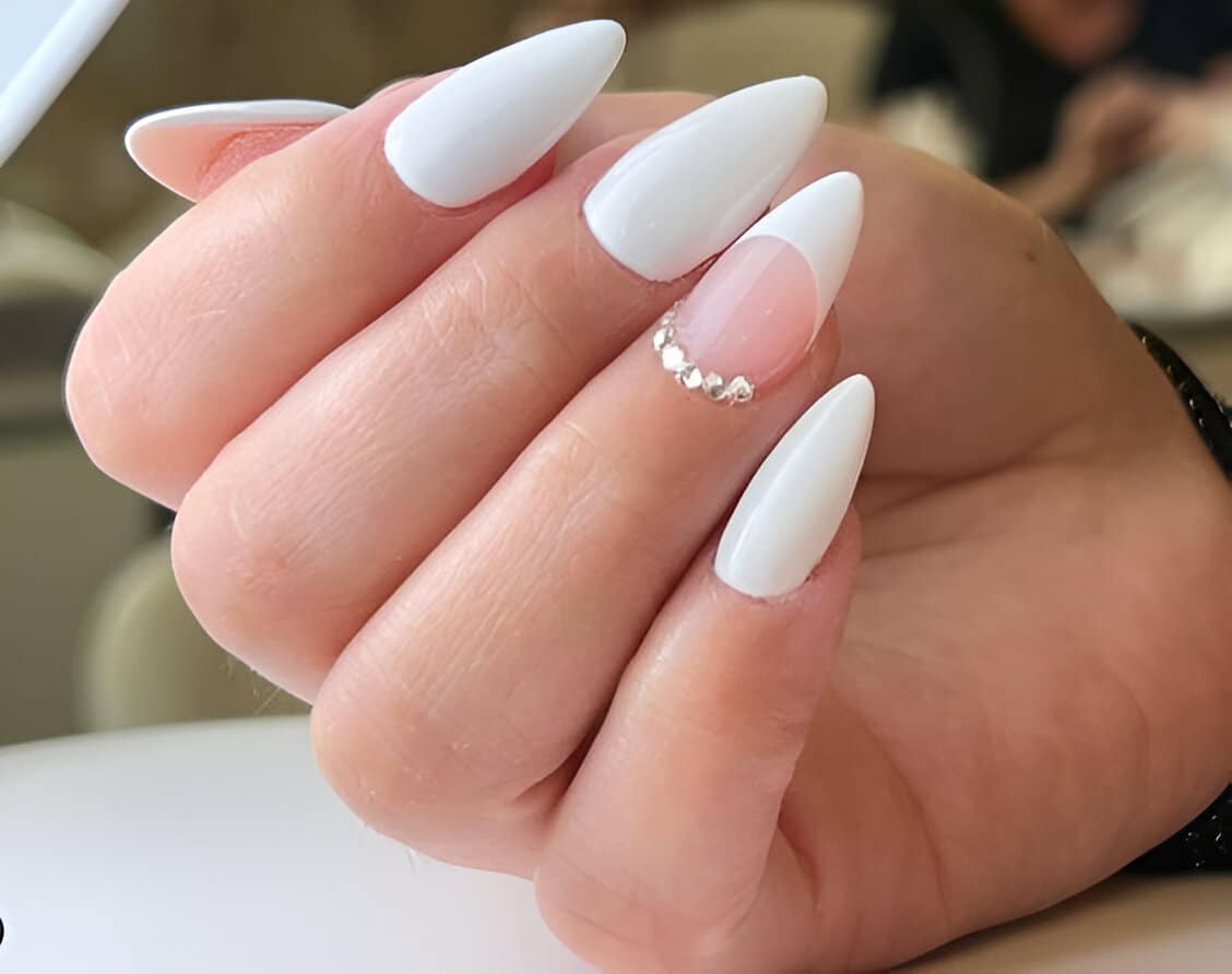 Romantic White Nails 5