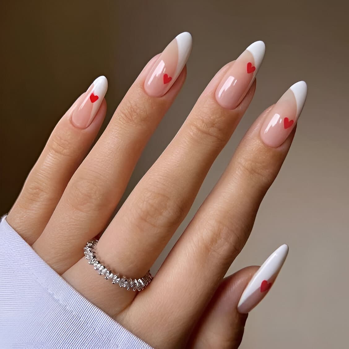 Romantic White Nails 8