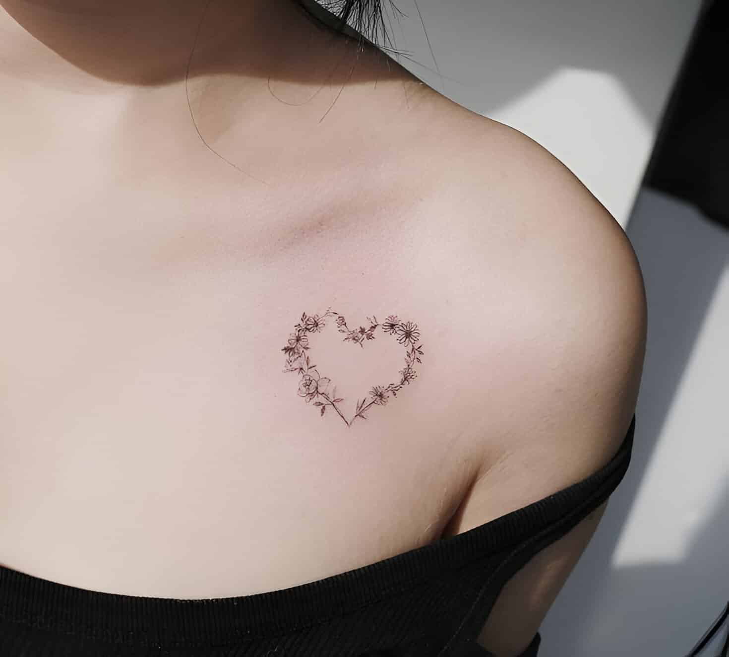 40 Feminine Mini Romantic Tattoos To Elevate Your Glam Like A Model 6