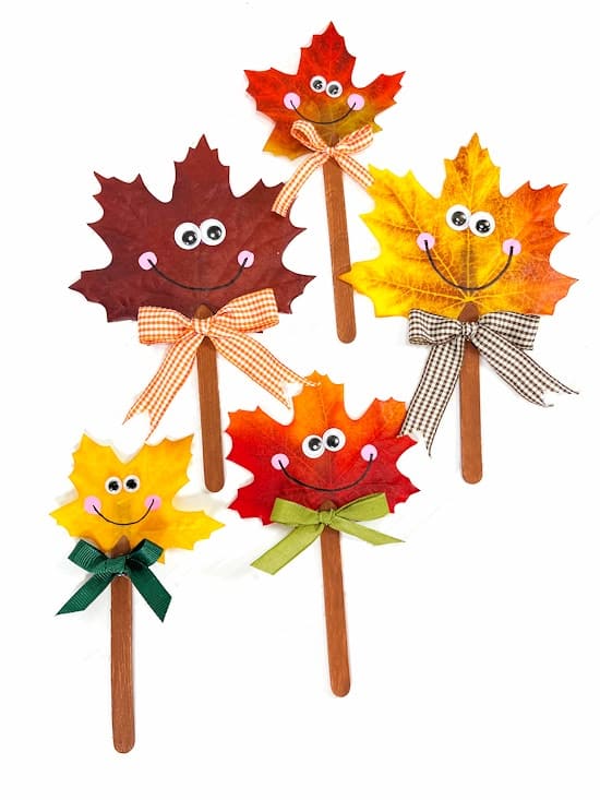 Charming Leaf Puppets 1