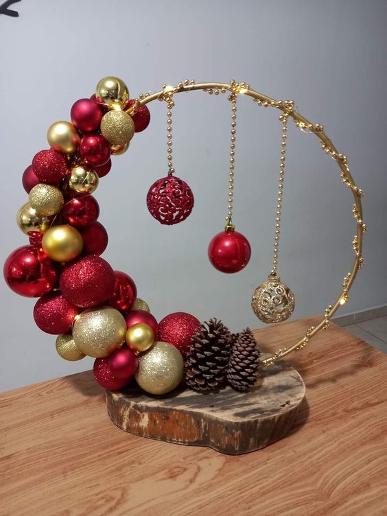 Glistening Red and Gold Ornament Hoop