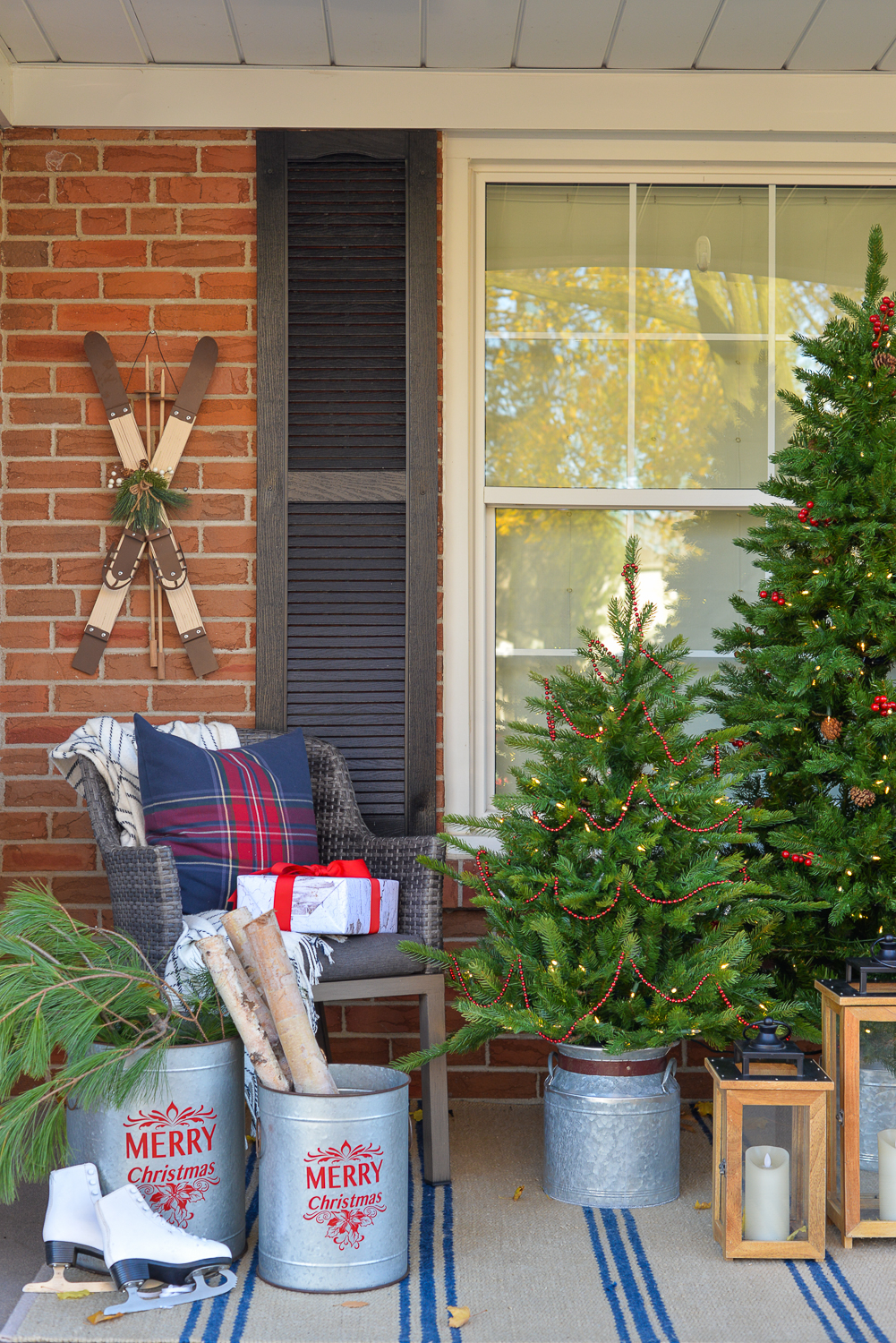 Outdoor Christmas Decorating Ideas for the Front Porch - Rambling Renovators