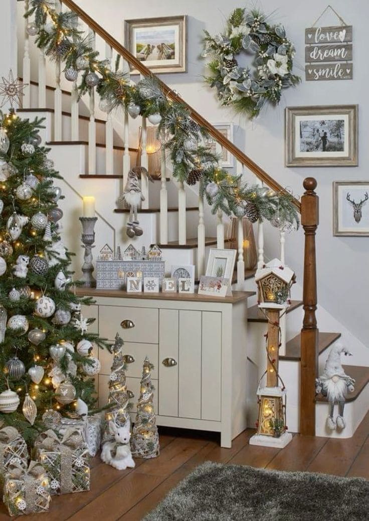 Enchanting Christmas Staircase Decor