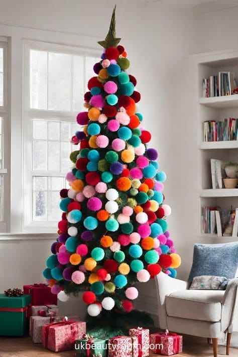 Pom Pom Christmas Tree