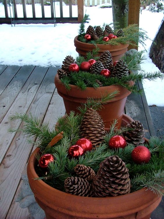 Rustic Pinecone Christmas Pot Display