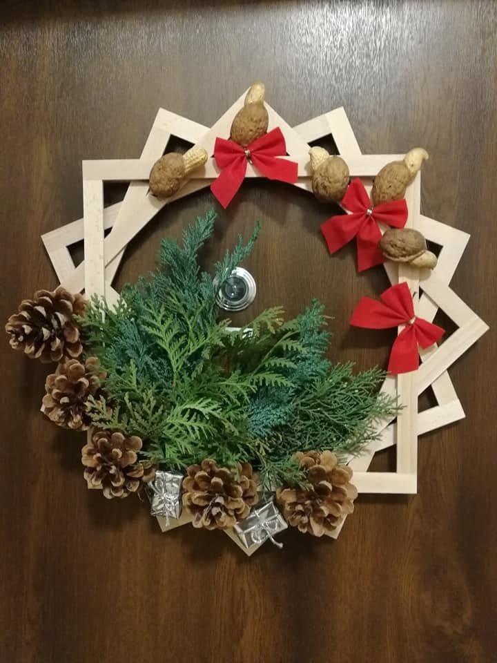 Rustic Popsicle Stick Holiday Wreath