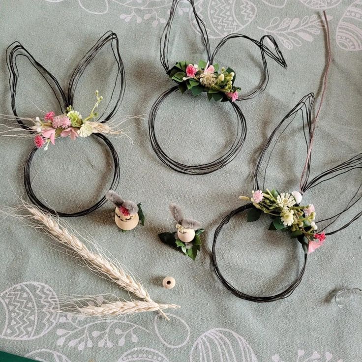 Charming Floral Wire Bunny Wreath Designs