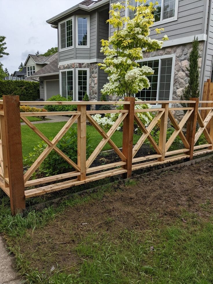 Charming Wooden Cross-Panel Farmhouse Fence Design