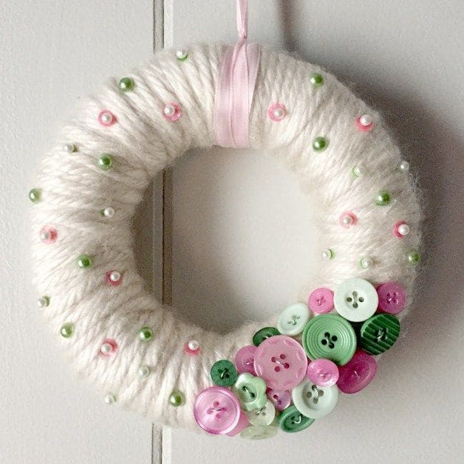 Cozy Button-Embellished Yarn Wreath DIY