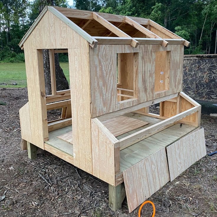 DIY Wooden Chicken Coop with Spacious Design