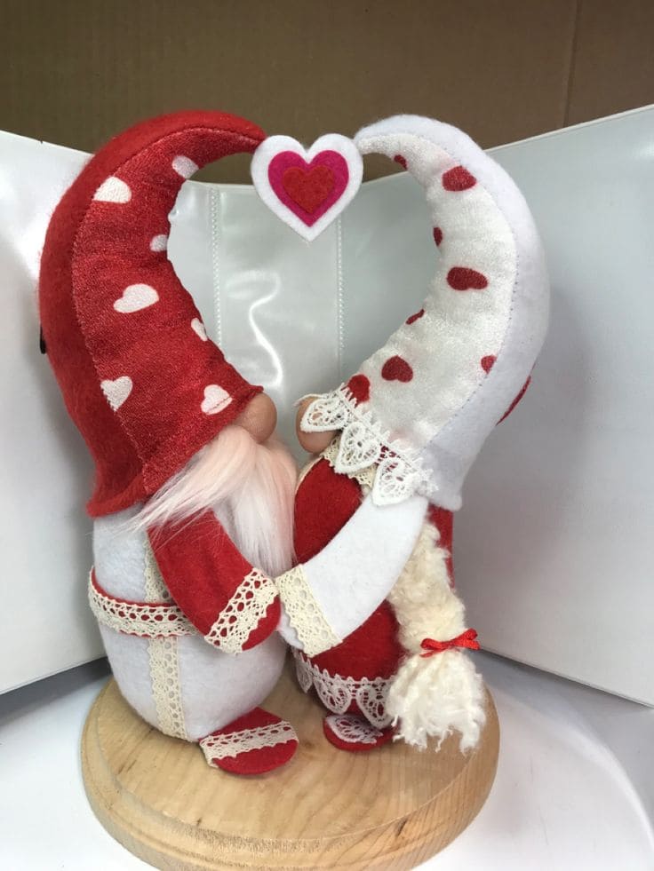 Lovely Valentine Gnome Couple with Heart