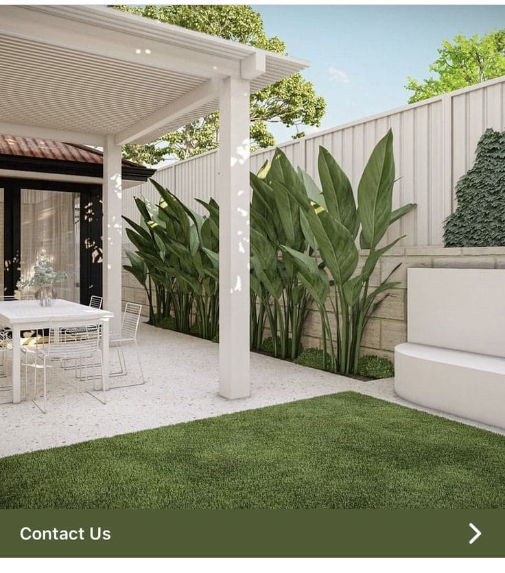 Modern Fence Design with Lush Greenery