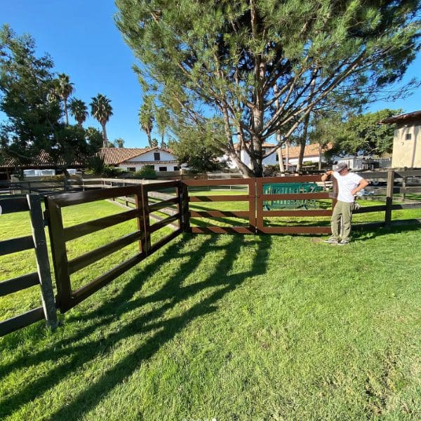 Modern Sturdy Wooden Farmhouse Fence Design