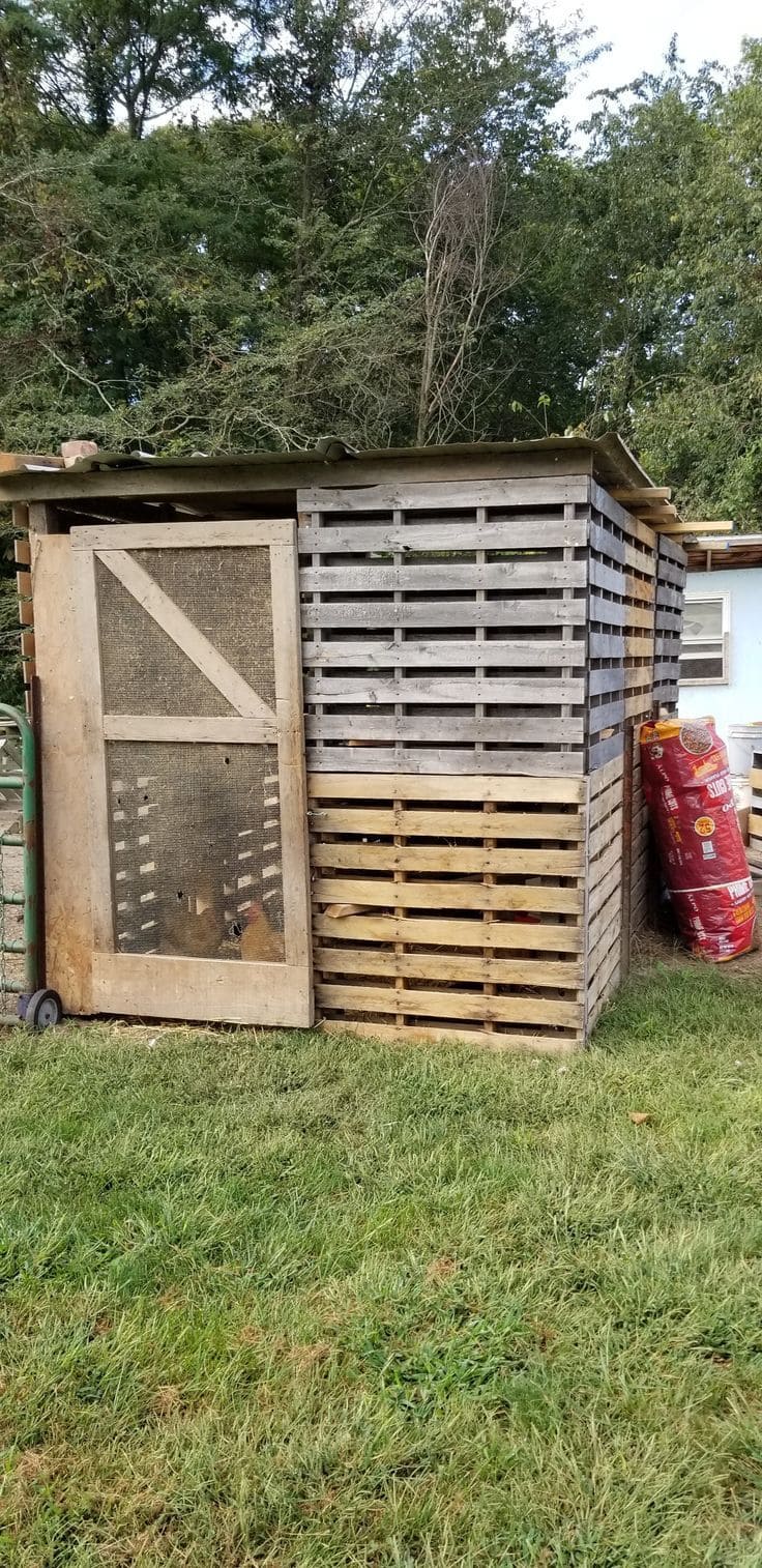 Pallet-Wood Chicken Coop with Natural Charm