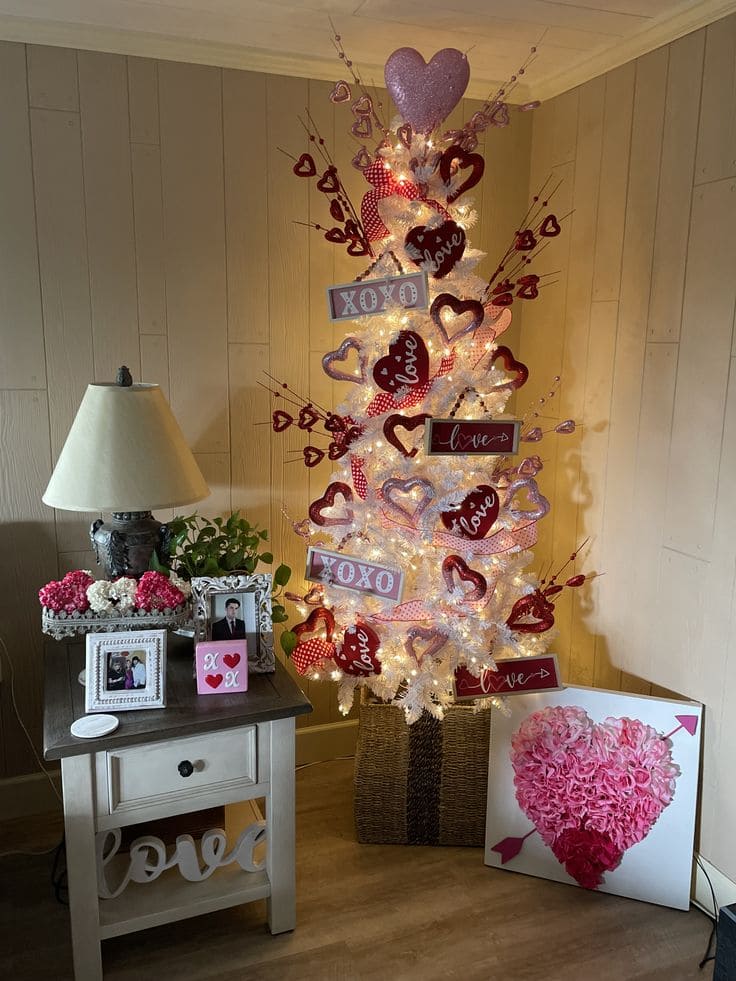 Romantic Valentine Tree of Love Glow