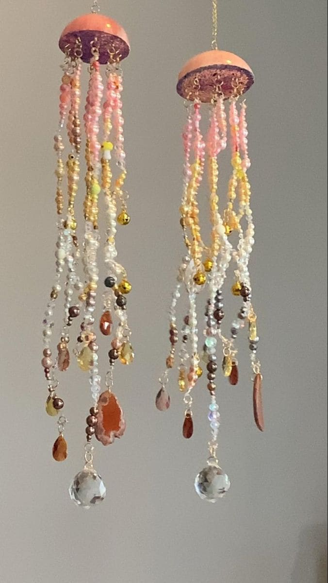 Whimsical Jellyfish-Inspired Beaded Suncatchers Design