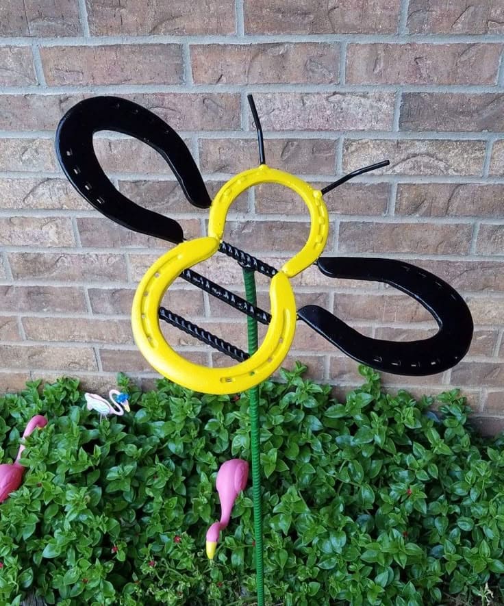 Horseshoe Bee Garden Stake