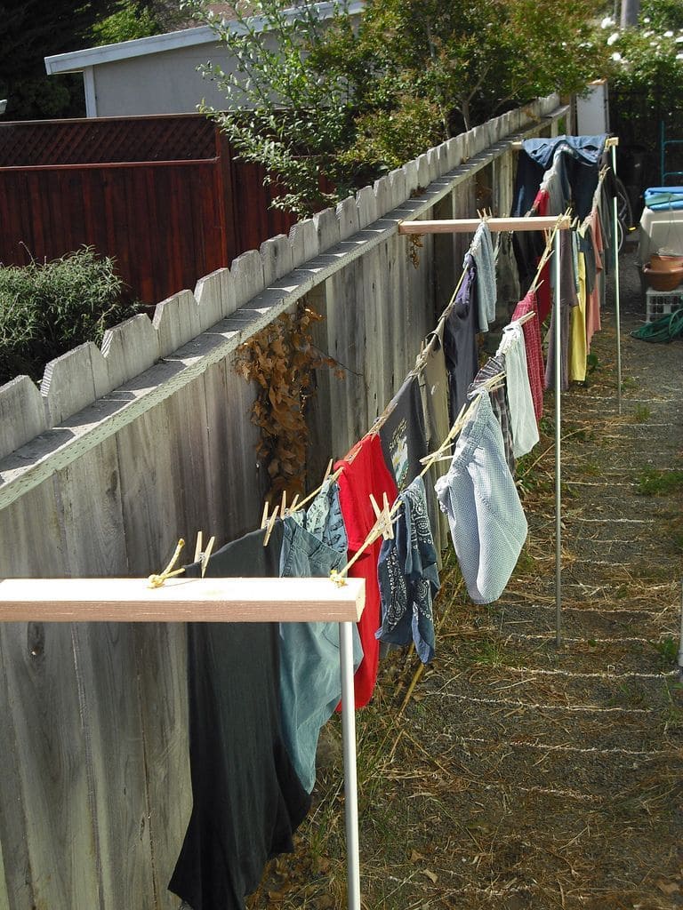 Fence-Supported Clothesline