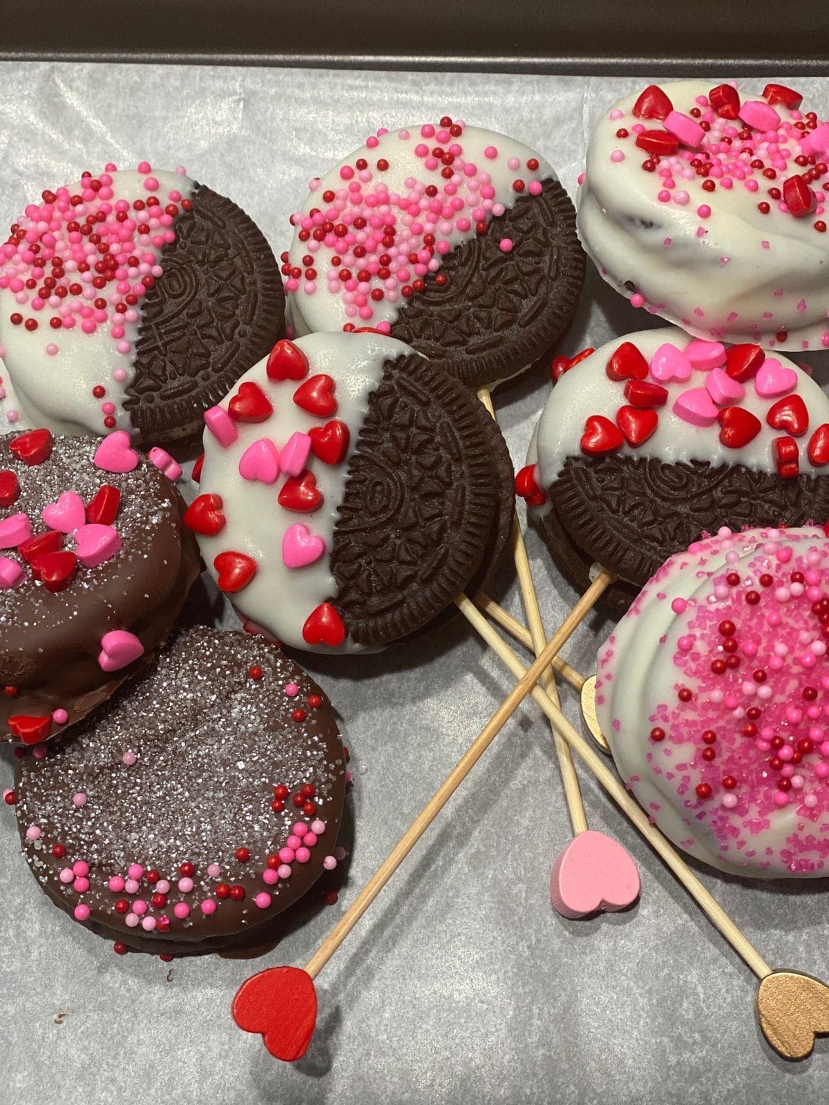 Chocolate-Dipped Oreo Pops