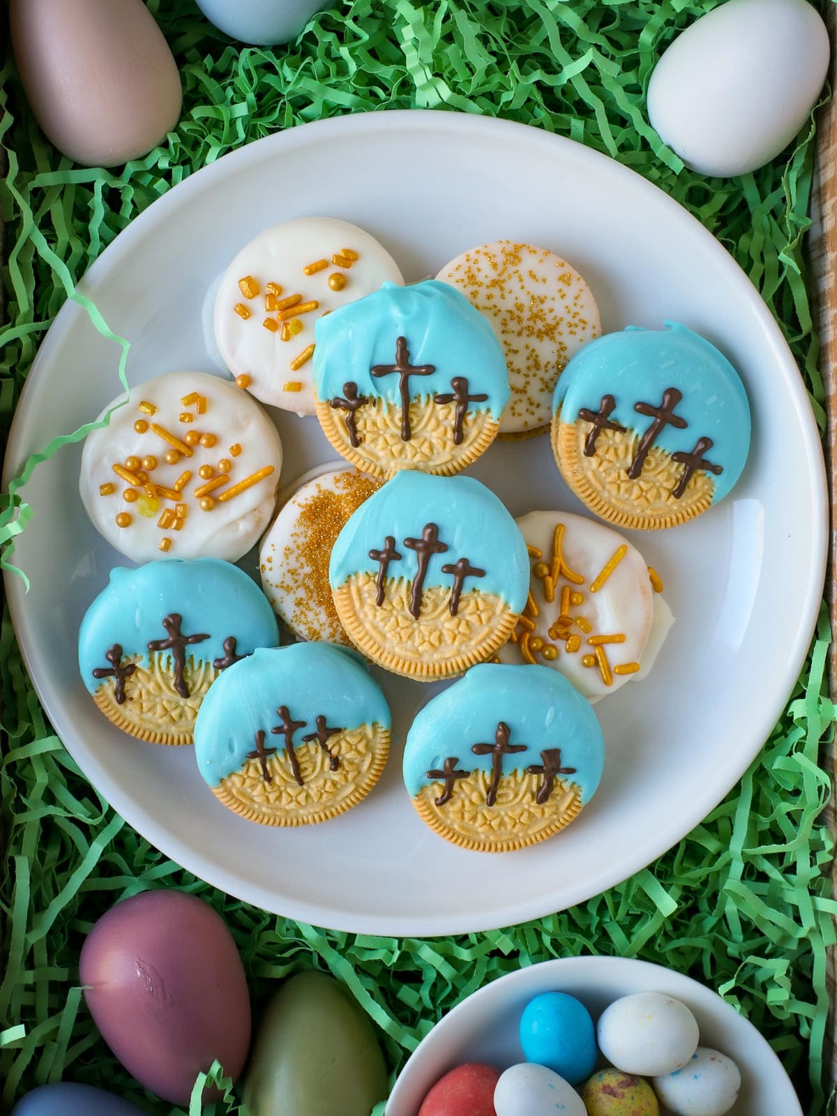 Cross-Themed Easter Oreo Cookies
