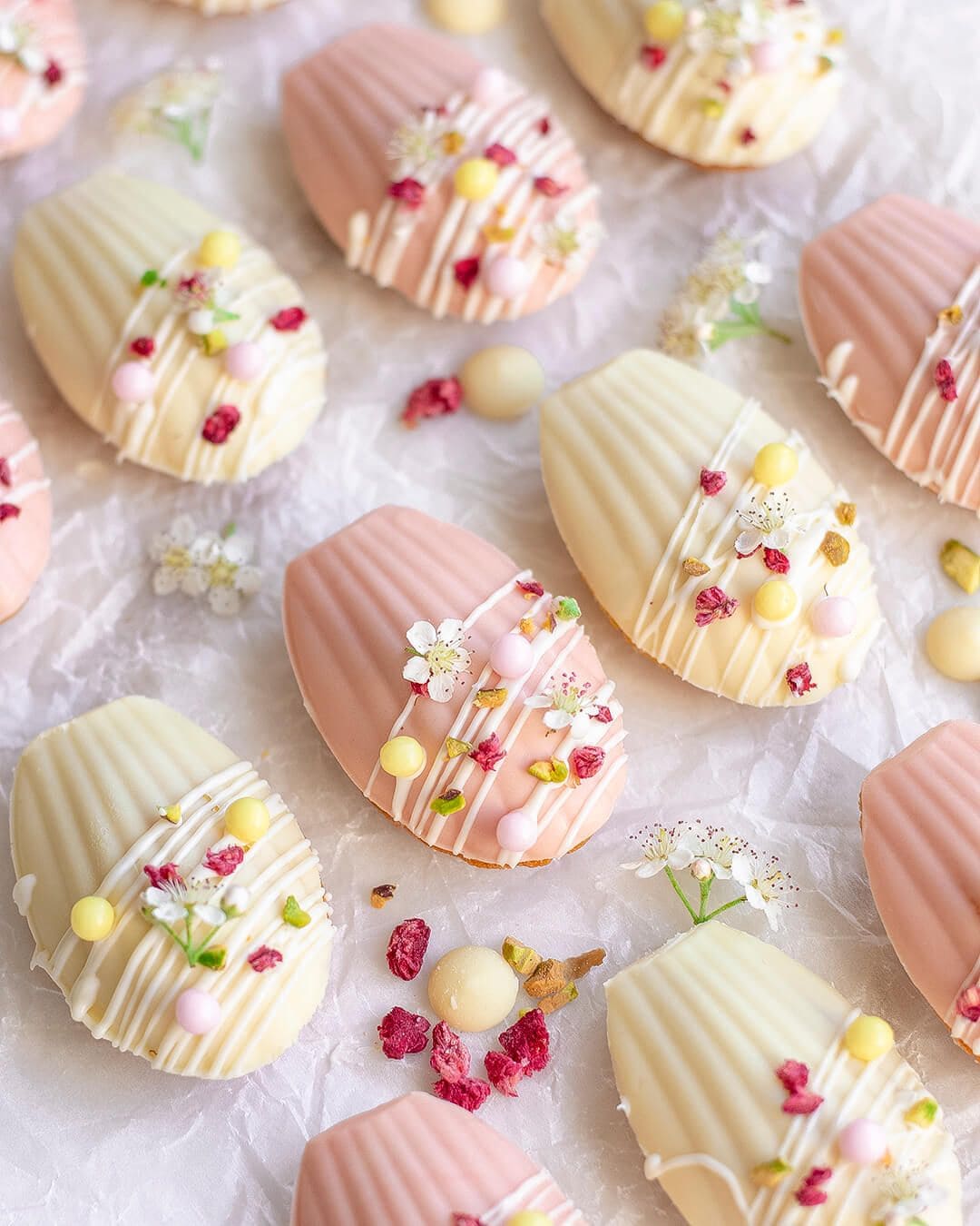 Pastel Chocolate Easter Egg Cookies